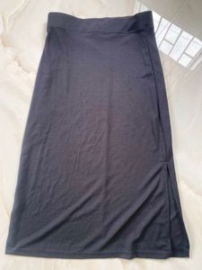 Classic Black Slit Pencil Skirt