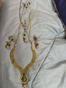 A Traditional Wear Set