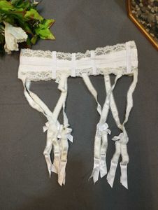 White Lace Garter Belt🌸