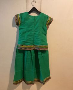 Green Ethnic Skirt &amp; Top Set For Girls