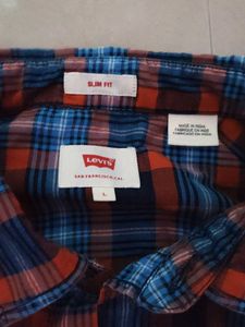 Levi&#39;s Plaid Flannel Shirt