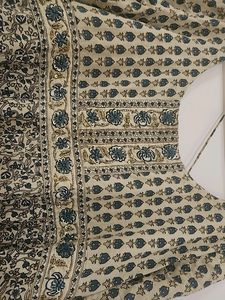Kurta Set No Flowes Worn Only 2 Time