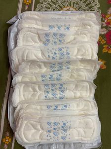 Whisper Period Panty , 17 Piece Stay free Pads