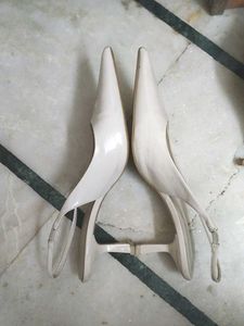 Latest women fashion heel sandal color cream  beli