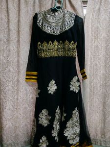 Trendy Gown With Pad