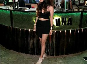 Chic Black Strapless Top