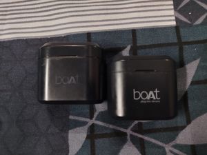 BOAT 402 Earbuds