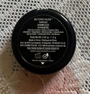 Sale 🔥 June NYX Nude Matte  Eyeshadow(Canada)