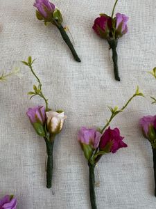 16 Combo Boutonniere
