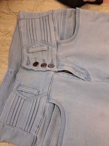 Light Wash High-Waisted Jeans