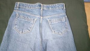 Light Wash Denim Jeans - Relaxed Fit