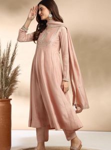 Diwali dhamaka 🎉🎉Elegant Pink Kurta Set