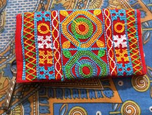 Handcrafted Embroidered Purse – Vibrant Tradition