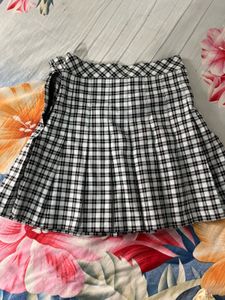 H&amp;M Plaid Pleated Mini Skirt
