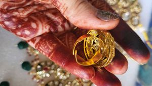 Bridal  Heavy Jewellery In Kundan with Accessories