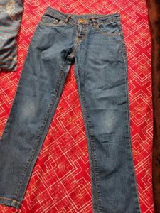 Jeans For Girl 6 To 7.5 Years