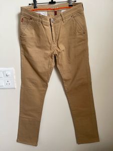 Levi&#39;s Khaki Pants