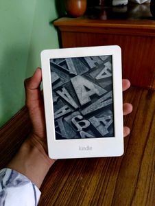 Kindle E-reader