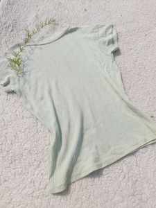 Fitted Green Top