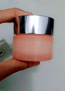 Clinique Moisture Surge SPF 25