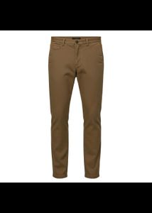 The Modern Man&#39;s Go-To: Slim-Fit Chino Pants - Yea