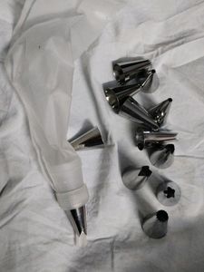 Cake Decorating Piping Tips Set