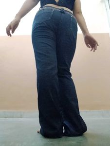 Bootcut skater girl
