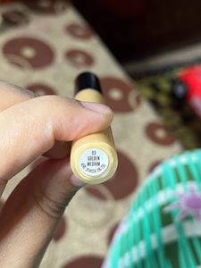 Lakme Absolute Concealer Shade Golden Medium