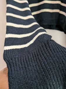 Striped Knit Sweater  💚