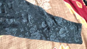 Readymade Blouse Coller Neck And Neck Is Net Type Pattern