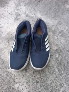 Sports shoe for men