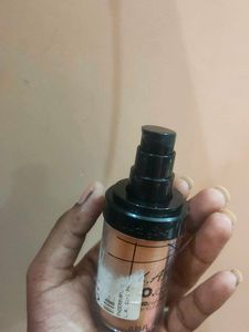 LA Girl Pro Coverage Illuminating Foundation