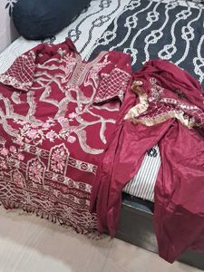 Pakistani Suit &amp;Free Gift