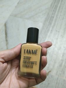 Lakme Forever Matte Foundation