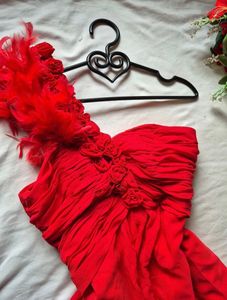 Red Feathered Gown🎀❤️🦋