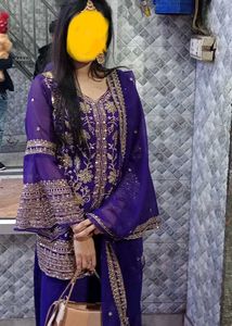 New Beautiful Tranding Suit