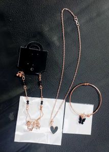 Very Beautiful Small Jewellery Set