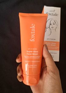 Foxtale Super Glow Face Wash