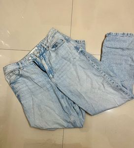 Women&#39;s Mom Fit Blue Jeans