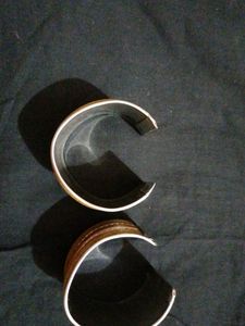 Combo Of Traditional Gujrati Bangles And Mangtika.