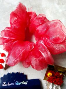 Cutesyy Red Hamper