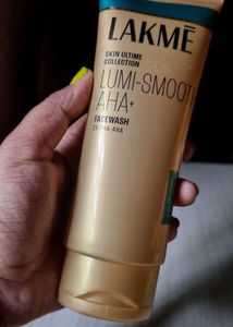 Lakme Lumi-Smooth AHA Face Wash