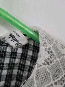 Checkered Lace Collar Top bust 32~34