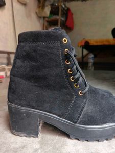 High Heel Boots In Black Colour