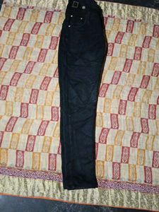 Stylish Black High-Waisted Jeans