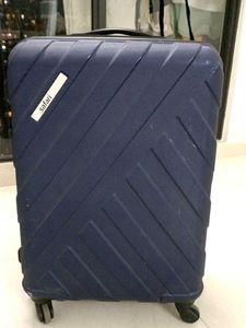 Safari Suitcase Premium With Lock