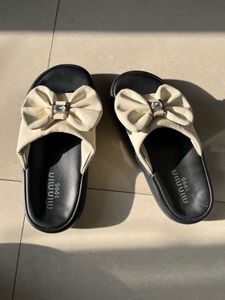 Cute Bow Slides