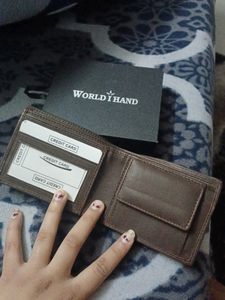 man&#39;s wallet
