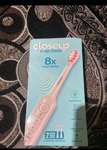 Closeup Sonic Expert Toothbrush