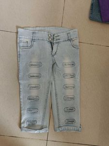 Ripped Denim Capri Jeans